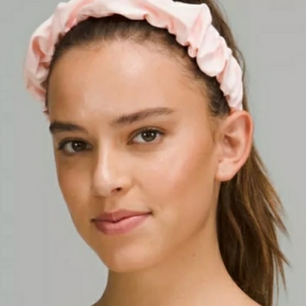 NWT Lululemon Pale Pink Gathered Athletic Headband